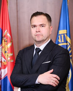 Проф. др Ернад Кахровић
